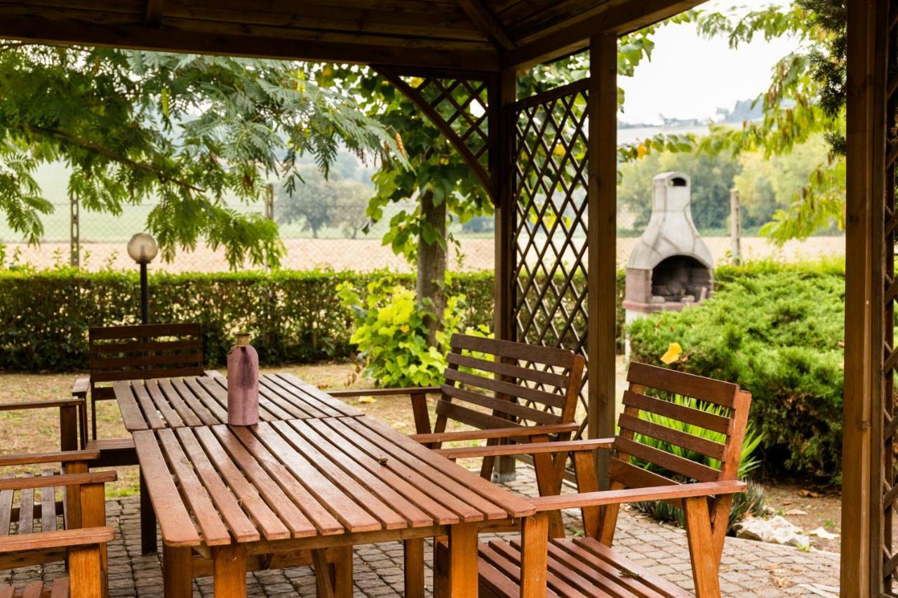 몬테라도 Il Casale Di Nonno Guido B&B 외부 사진